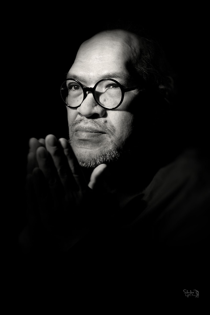 Black and white portrait of Sivane Saray – Real Faces by Shadow of Claire