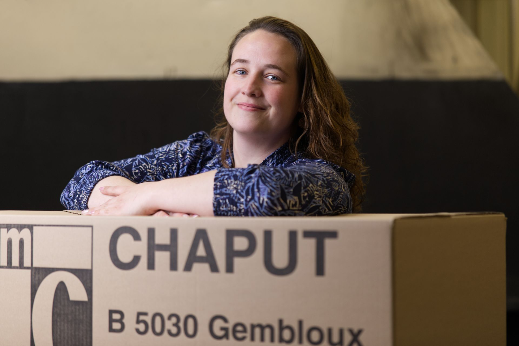 Professional portrait – Shadow of Claire Chaput Creatlas